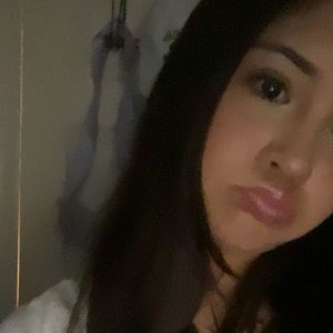 Meet your Posher, Carolina